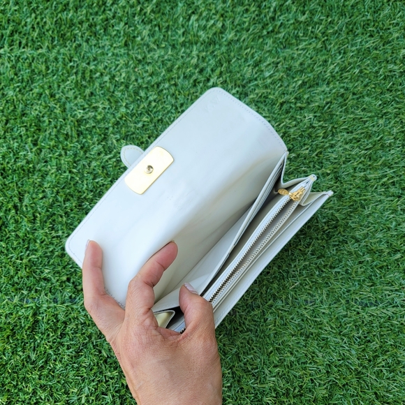 LOUIS VUITTON Continental Cream Wallet - Picture 14 of 16